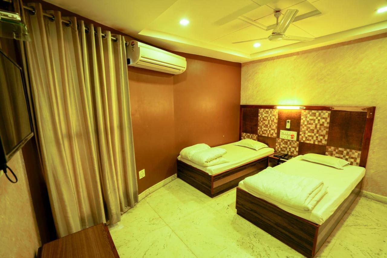 Hotel Ashiana Jāmnagar 외부 사진