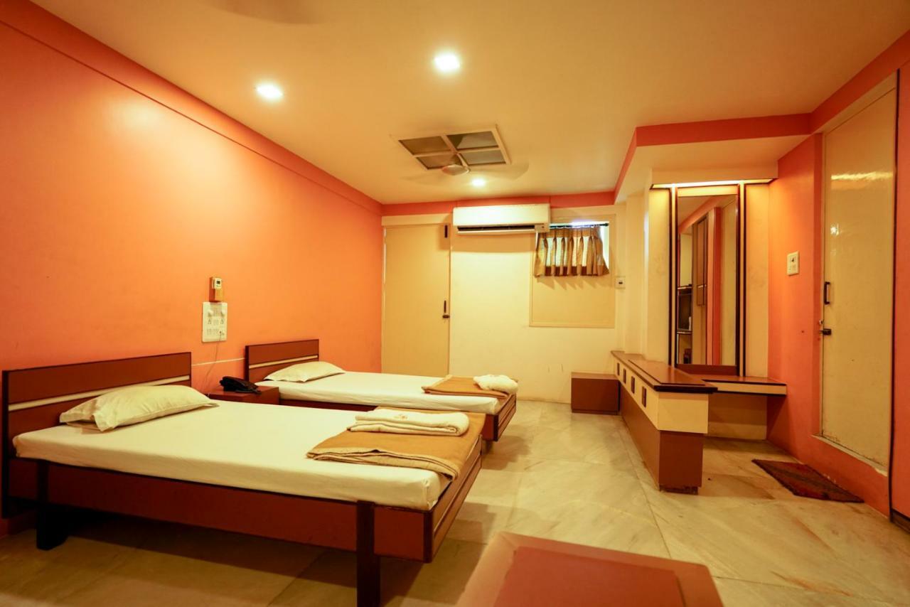 Hotel Ashiana Jāmnagar 외부 사진