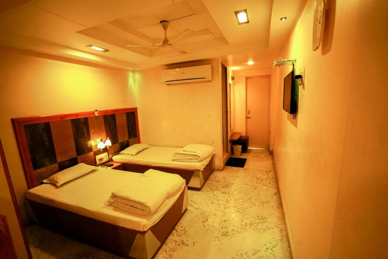Hotel Ashiana Jāmnagar 외부 사진